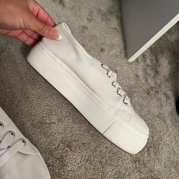 Sneakers - Picture 4 of 4